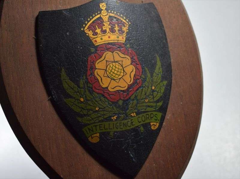 79) Excellent Original Professionally Painted WW2 Wall Plaque the Intelligence Corps — image 3