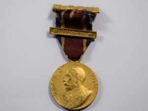 111) Original London County Council The Kings Medal 1914-15.