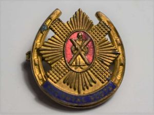 129) Excellent Original WW1 WW2 Lucky Horseshoe Sweetheart Brooch. The …