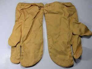 85) Excellent Unissued WW2 British Military Yellow Wind Proof Mittens …