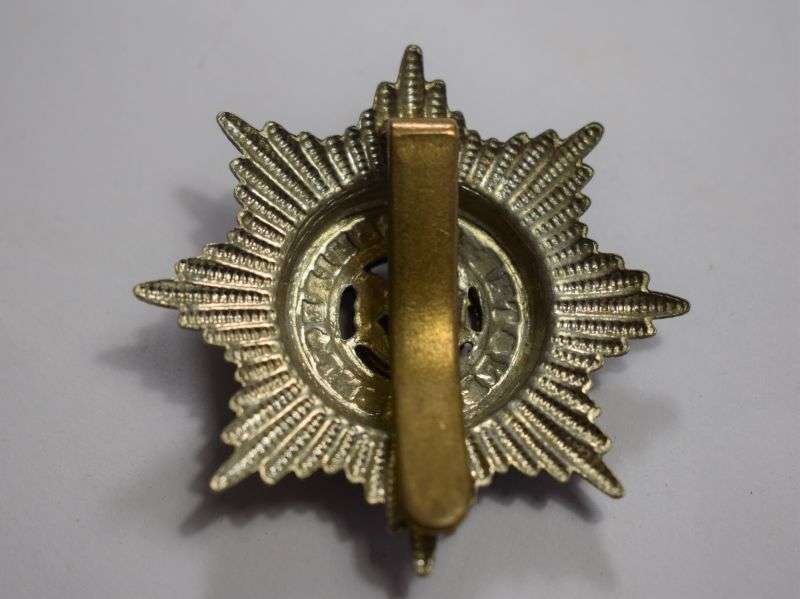 49) Good Original WW1 WW2 Cap Badge The Cheshire Regiment — image 2