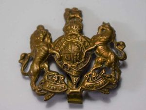178) WW1 WW2 British Army General Service Cap Badge