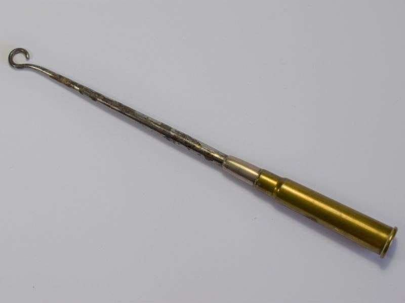 97) Excellent WW1 British Trench Art Button Hook Dated 1915 — image 6