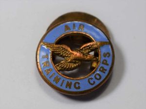 38) Good Original WW2 Air Training Corps Enamelled Lapel Badge