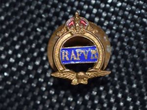 78) Good Original WW2 RAFVR Enamelled Lapel Badge