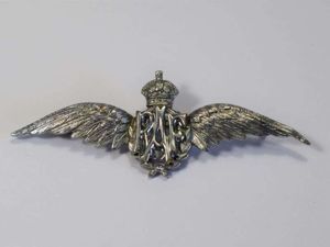 53) Excellent Original 1930s-WW2 RAF Wings Sweetheart Brooch