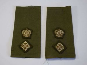 61) 1950s-1960s British Officers Rank Slides to Lt Colonel
