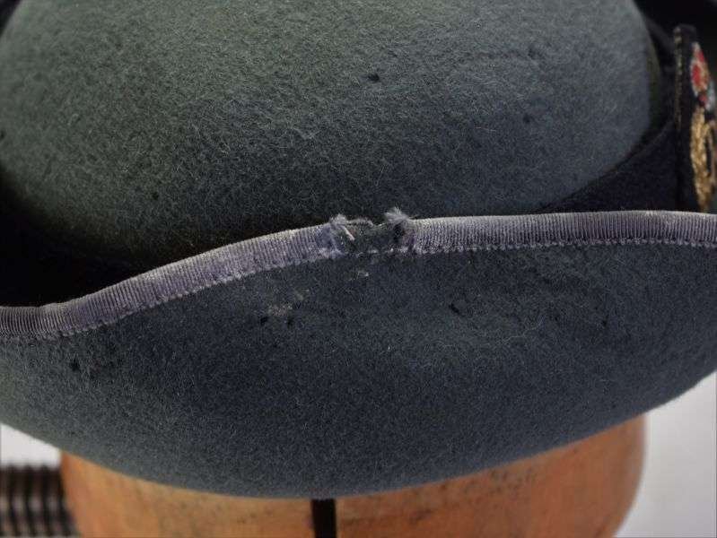 41) Tatty 1960s? WRAF Tricorn Hat — image 4