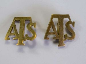 14) Original WW2 ATS Pin On Collar Dog Pair