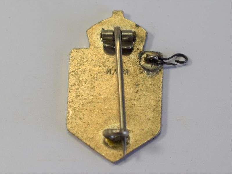 93) Original WW2 Civil Nursing Reserve Pin Badge — image 3