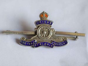 83) Nice Original WW1 WW2 Royal Artillery Sweetheart Brooch