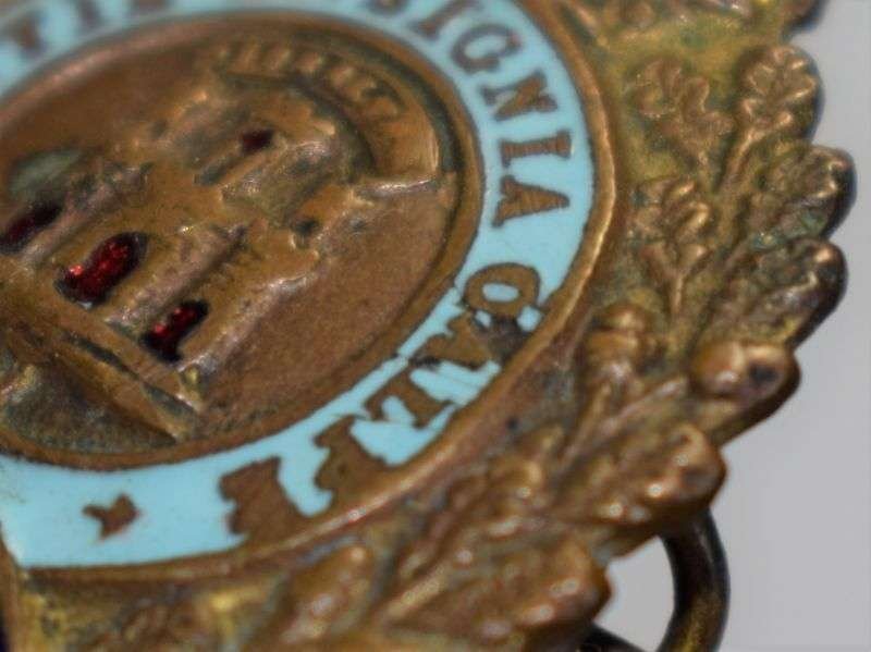 98) WW1 WW2 Suffolk Regiment Sweetheart Brooch — image 3