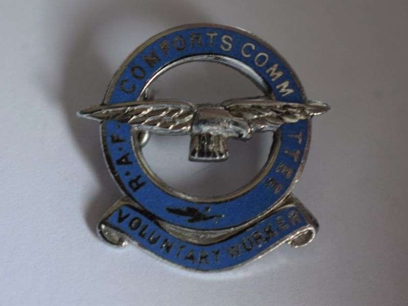 27) Excellent Original WW2 RAF Comforts Committee Voluntary Workers Pin Badge — image 3