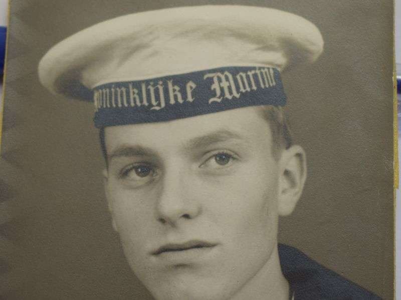 110) Vintage WW2? Royal Dutch Navy Photo & Koninklijke Marine Cap Tally — image 7