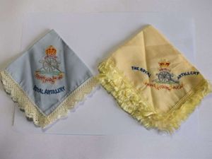 165) WW1 WW2 & Post War Sweetheart Hanky Pair to …