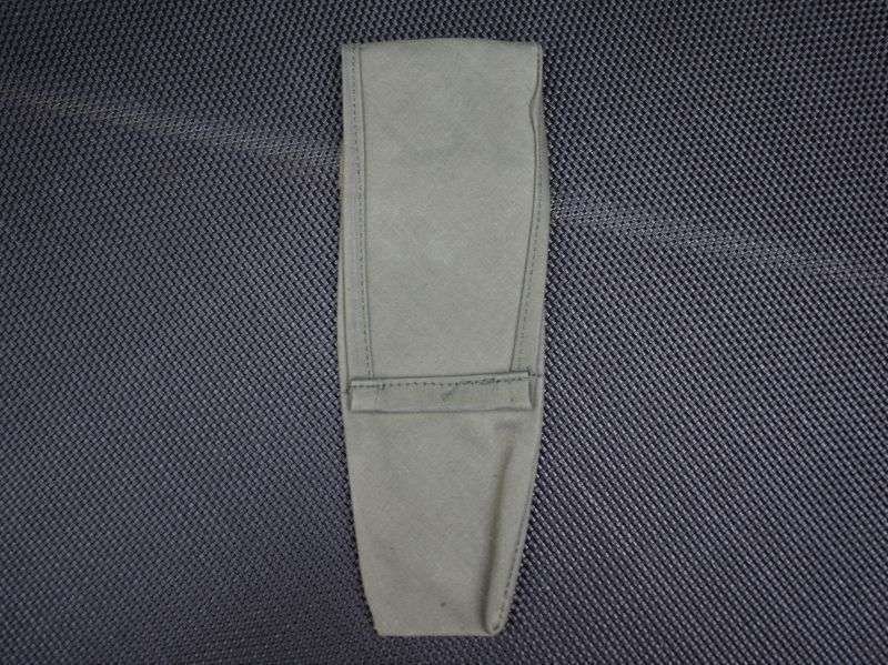 4) Nice Late WW2 – Post War Tropical Issue Rubberised Waterproof Cutlery Pouch — image 6