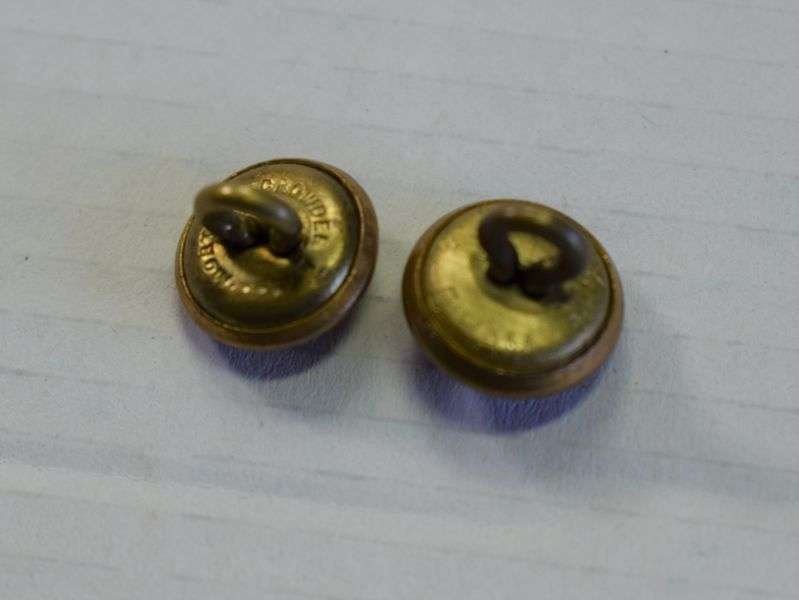 Original WW1 WW2 British Army FS Cap, Officers Cap ETC GS Button Pair 11mm — image 2