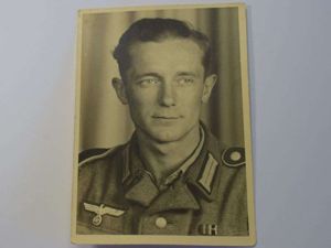 14) Excellent Original Portrait Photo of WW2 German Soldier