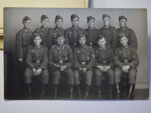 16) Original WW2 German Army Group Photo