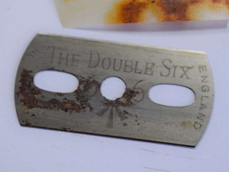 59) Original WW2 British Military Issue Double Six Razor Blade Compass 1944 — image 3