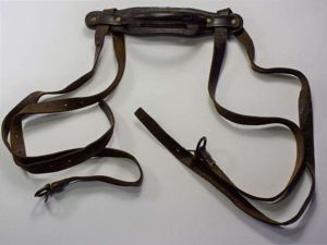 GD5) Unidentified WW1 British Officers Leather Carry Straps