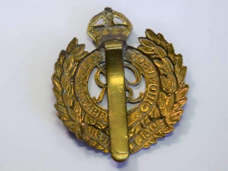 142) Original Well Polished WW2 Royal Engineers Cap Badge — image 2