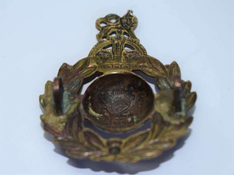 144) Original Well Polished WW1 WW2 Royal Marines Cap Badge — image 3