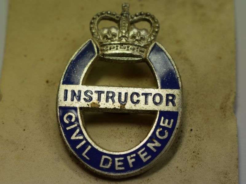 73) Unissued Cold War Civil Defence Instructors Badge on Original Card — image 3