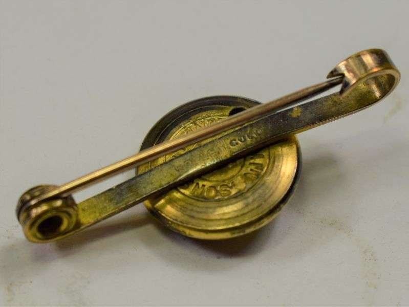 71) Small WW1 WW2 Sweetheart Brooch RNR button on Gold Bar — image 3