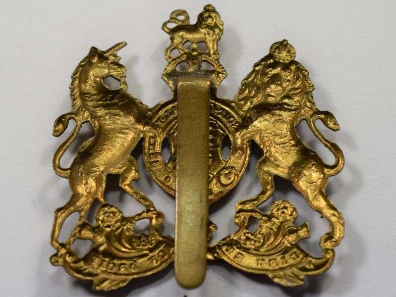 37) Good Original WW1 WW2 General Service Cap Badge — image 2