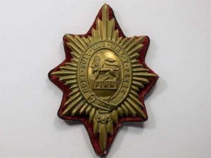 27) Original Early Post WW2 Worcestershire Regiment Valise Badge & …