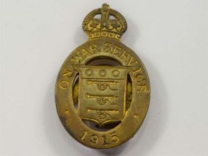 25) Nice Original WW1 On War Service 1915 Lapel Badge …