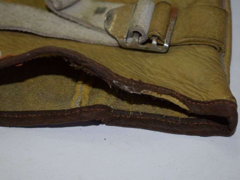 69) Excellent WW2 Canadian Made Leather Mittens Dated 1945 — image 4