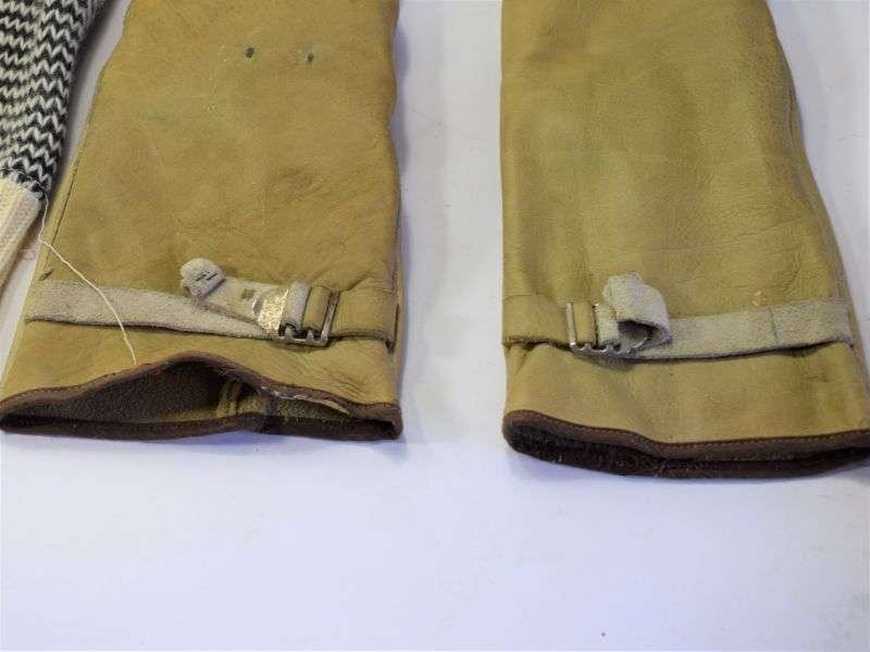 69) Excellent WW2 Canadian Made Leather Mittens Dated 1945 — image 5