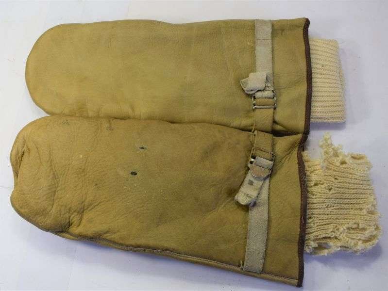 69) Excellent WW2 Canadian Made Leather Mittens Dated 1945 — image 9