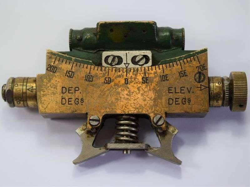 24) Original WW2 New Zealand Made Clinometer Sight MK IV 1945 — image 2