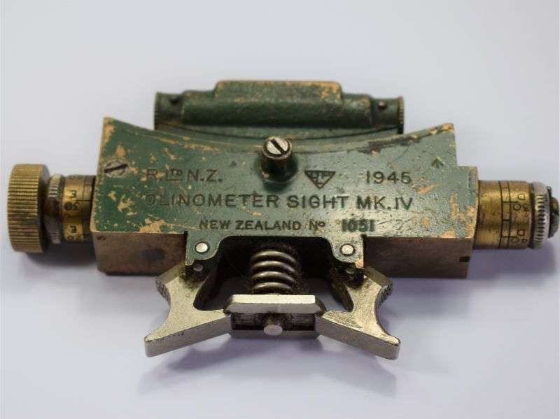 24) Original WW2 New Zealand Made Clinometer Sight MK IV 1945 — image 5