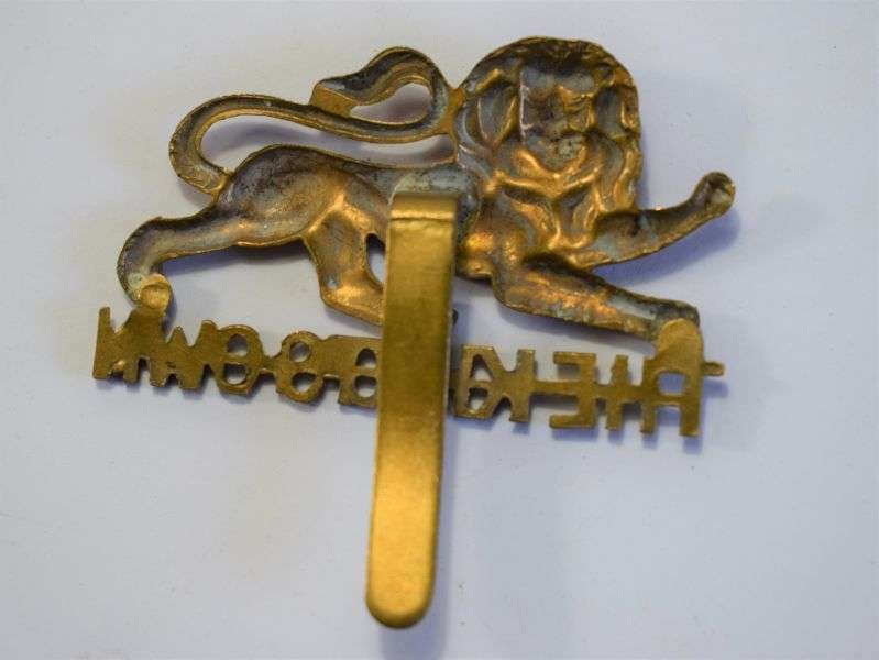 165) Original WW1 WW2 Cap Badge The Kings Regiment — image 2