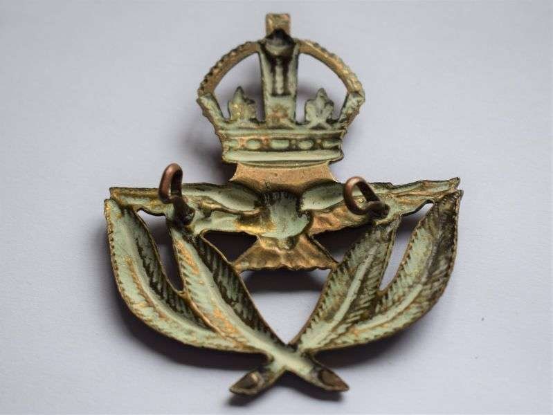 123) Original WW2 RAF Warrant Officers Issue Large Cap Badge — image 2