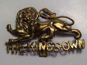 24) Original WW1 WW2 Cap Badge The Kings Own Royal …