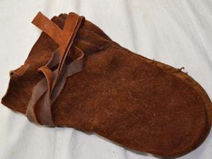 10) Unusual WW2 British Military Issue Brown Suede Gloves Dated …