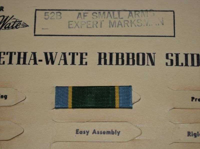 68) Original US Military AF Small Arms Expert Marksman Ribbon Slide Bar on Factory Card Display — image 5