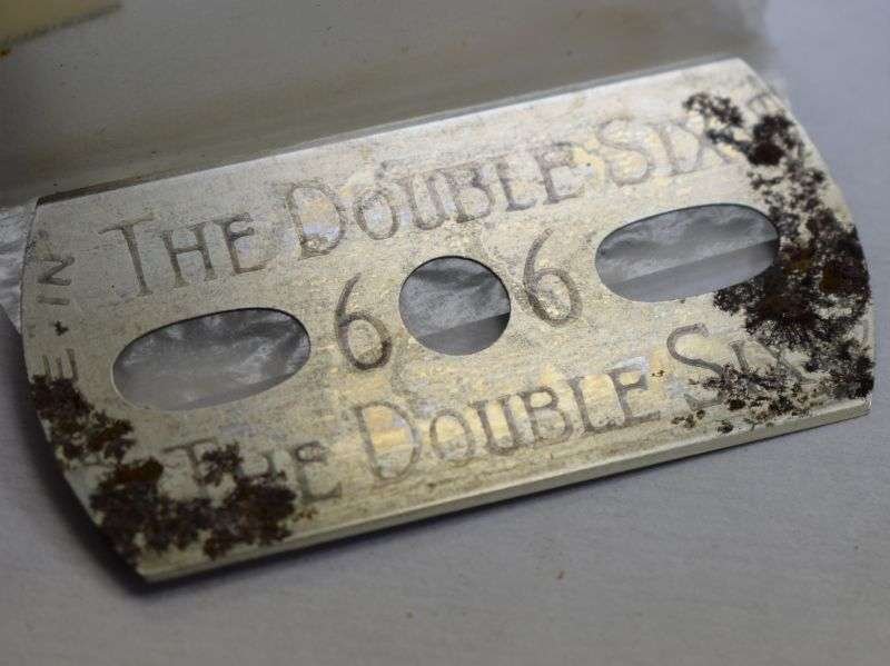Original WW2 British Military Issue Double Six Razor Blade Compass — image 4