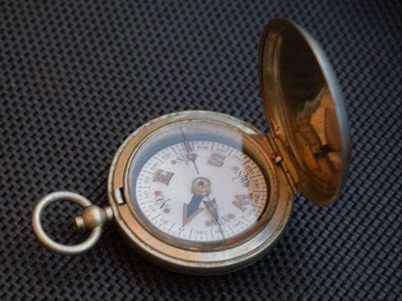 38) WW1 British Army Officers Fob Watch Compass Dennison 1916 — image 5