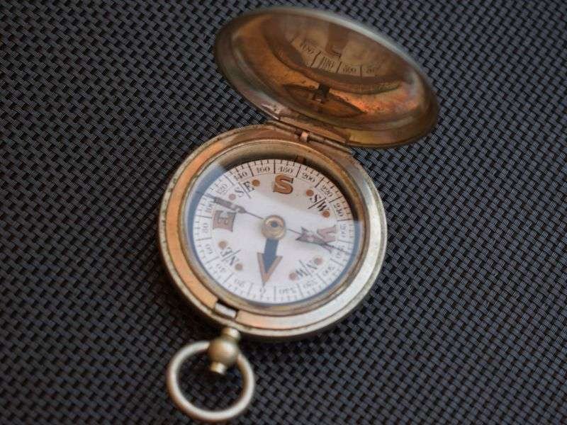 38) WW1 British Army Officers Fob Watch Compass Dennison 1916 — image 6