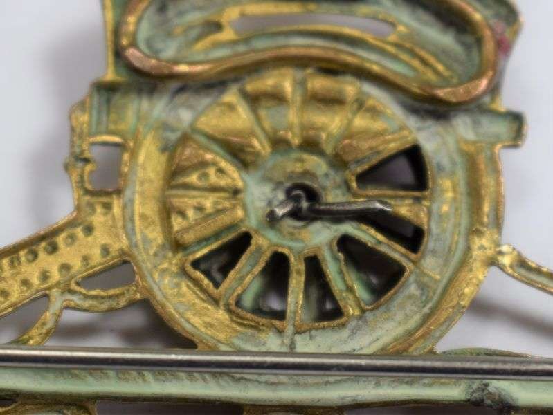 75) Well Polished WW1 WW2 Royal Artillery Cap Badge Converted to Brooch — image 2