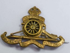 75) Well Polished WW1 WW2 Royal Artillery Cap Badge Converted …