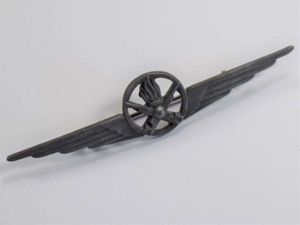 B64) Original WW2 Italian Air Force Armourer Wings Badge