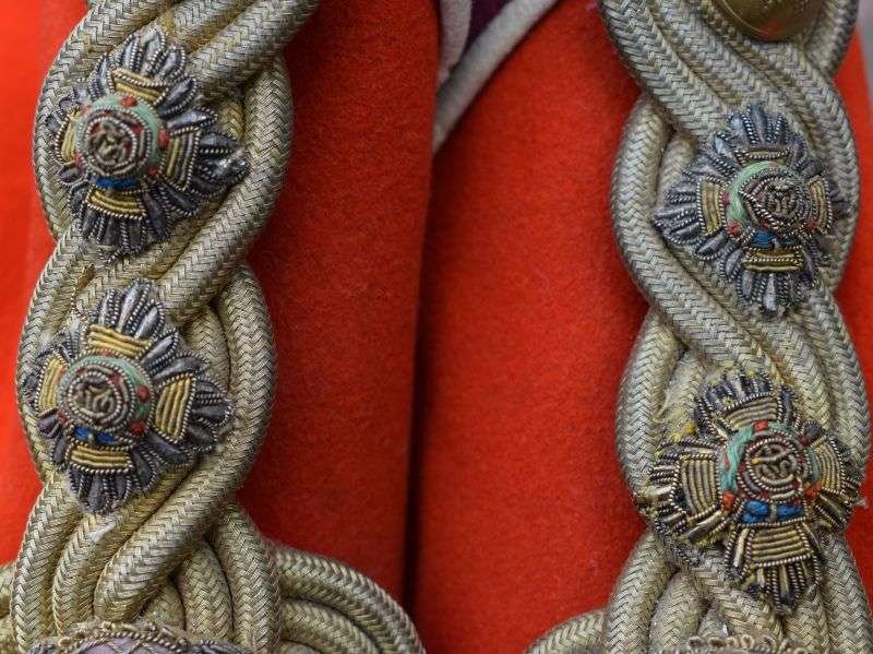 B28) Early Post WW2 HLI Officers Mess Dress Jacket Parachute Trained Lieutenant — image 8