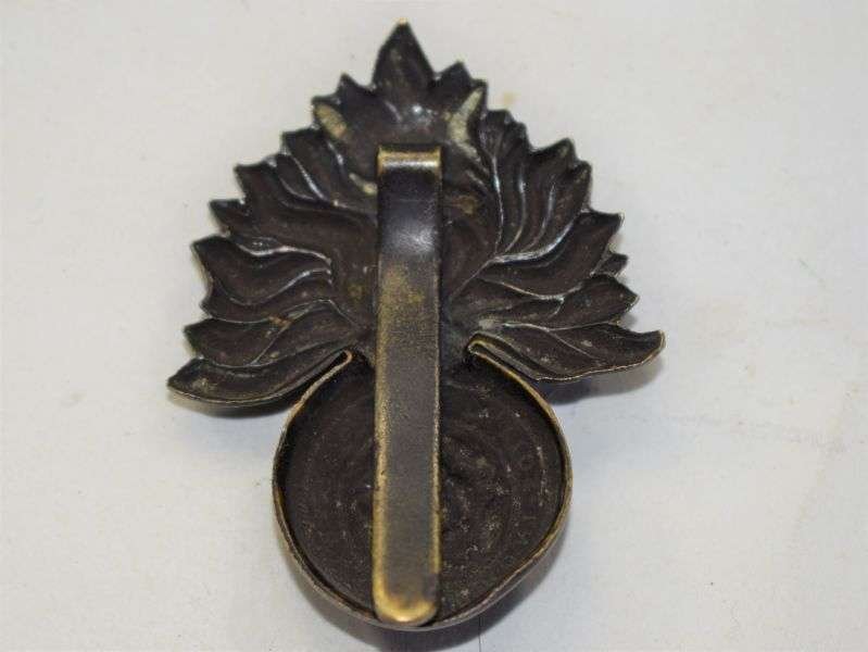 P) Original WW1 WW2 Royal Fusiliers Cap Badge — image 2